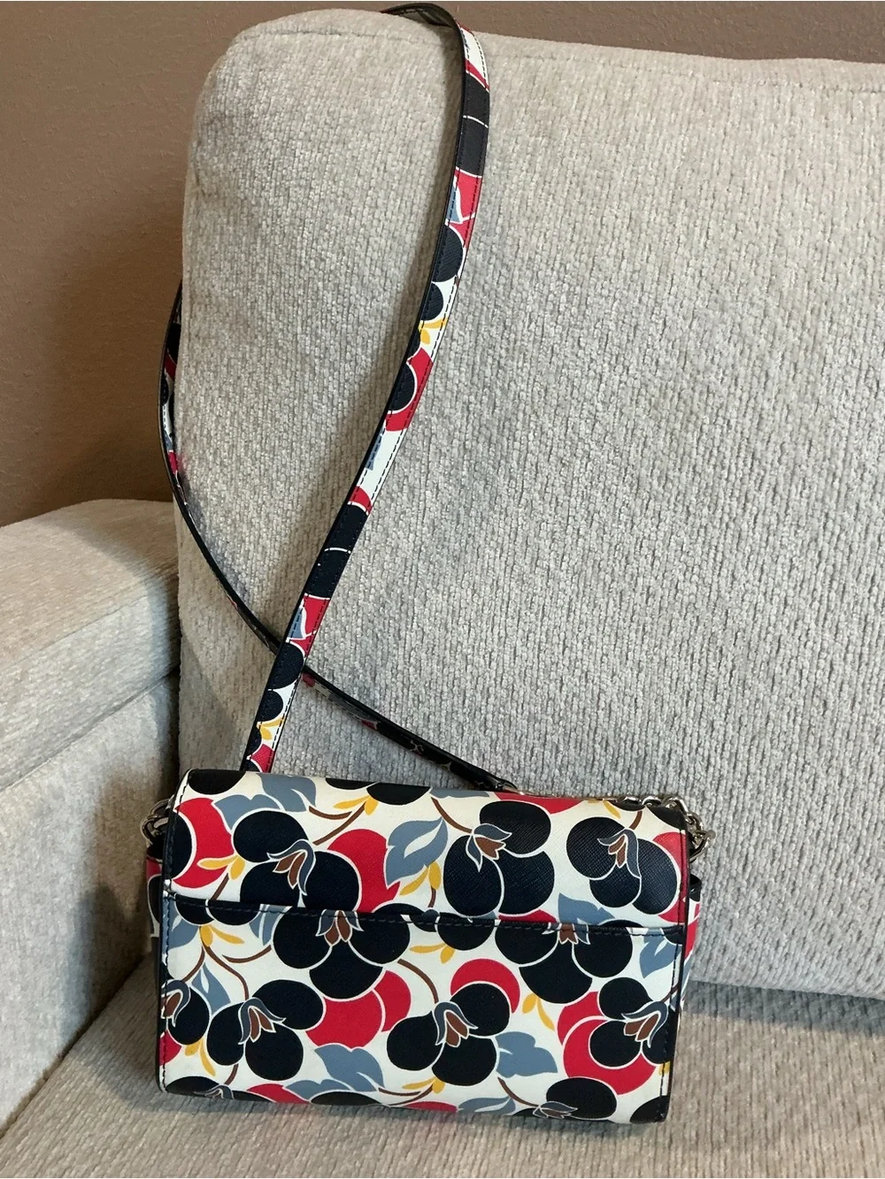 Kate Spade New York Cameron Breezy Floral Convertible Crossbody Wallet